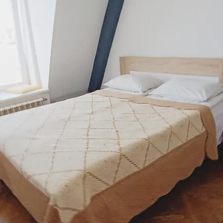 в центрі на галицький для чотирьох * Lviv