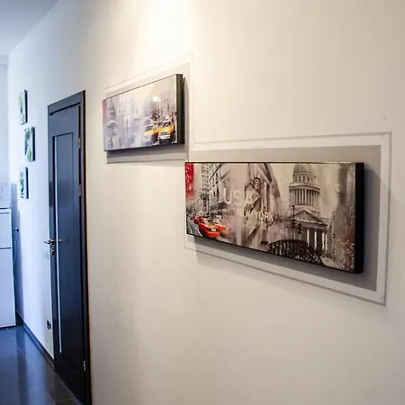 アパート Апартаменти Галицька Без Вимикань Світла リヴィウ