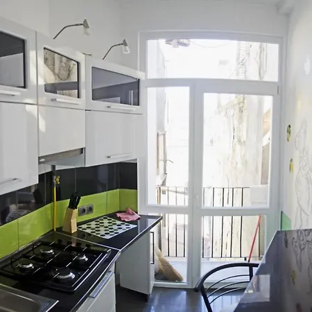 в центрі на галицький для чотирьох Apartament